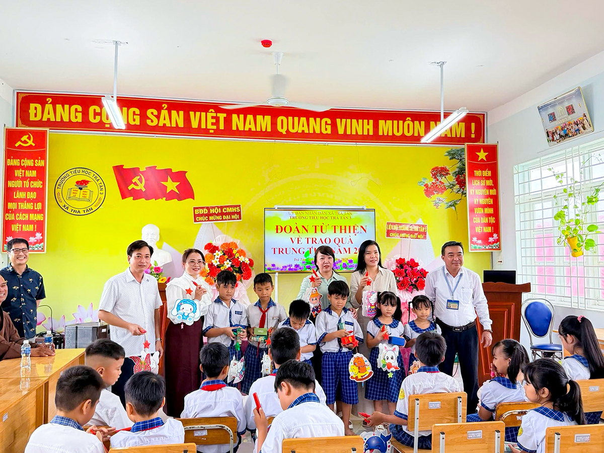 Việc tốt mỗi ngày: bắt đầu từ lời chào và sự sẻ chia