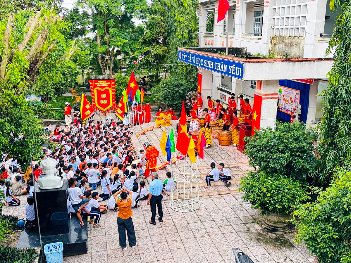Thông báo mẫu: Theo dõi lịch kiểm tra và chuẩn bị ôn tập